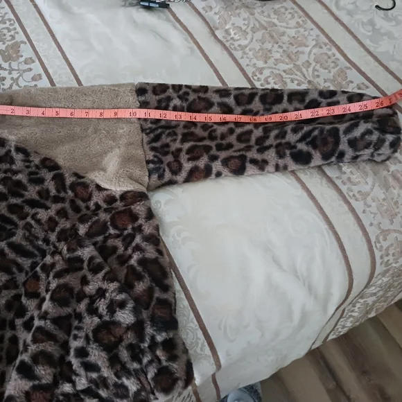 Hem & Thread Brown Faux Fur Hoodie S LIKE NEW - Picture 10 of 14